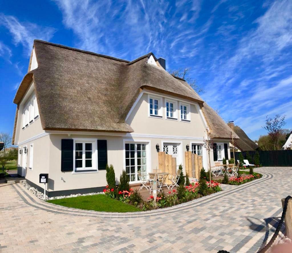 Traumhaus Unter Reet Apartment Zingst Exterior photo